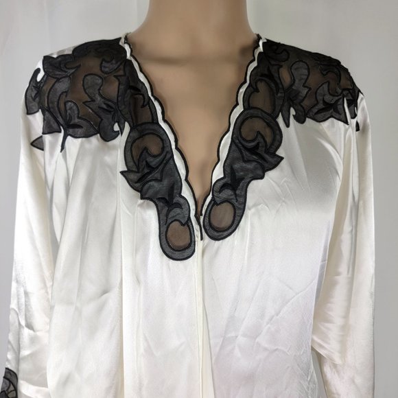 Vintage 80s Natori White Satin Robe Size Small - Picture 2 of 9